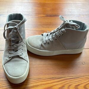 Kendell & Kylie Dylan Light Gray Suede And Leather High Top Booties Size 6M